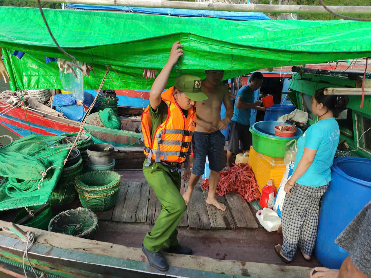 Công an các đơn vị, địa phương chủ động phòng chống bão số 9 bảo đảm các phương châm “3 sẵn sàng”,“4 tại chỗ” và “5 chủ động”